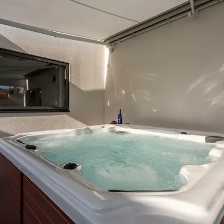 Sea Pearl Luxury *