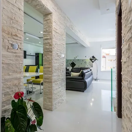 Sea Pearl Luxury Daire Podstrana