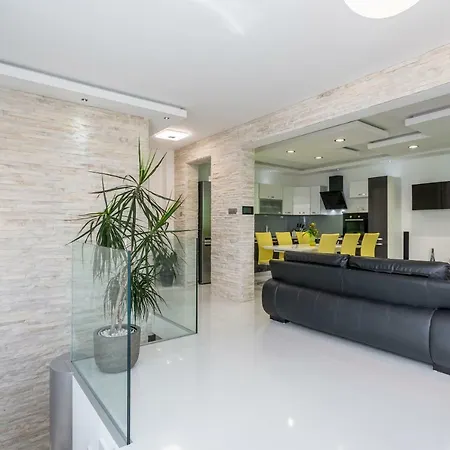 Daire Sea Pearl Luxury Podstrana